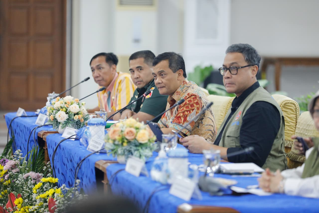 Gubernur Ahmad Luthfi Instruksikan Kepala Daerah Petakan Ulang Titik Rawan Bencana