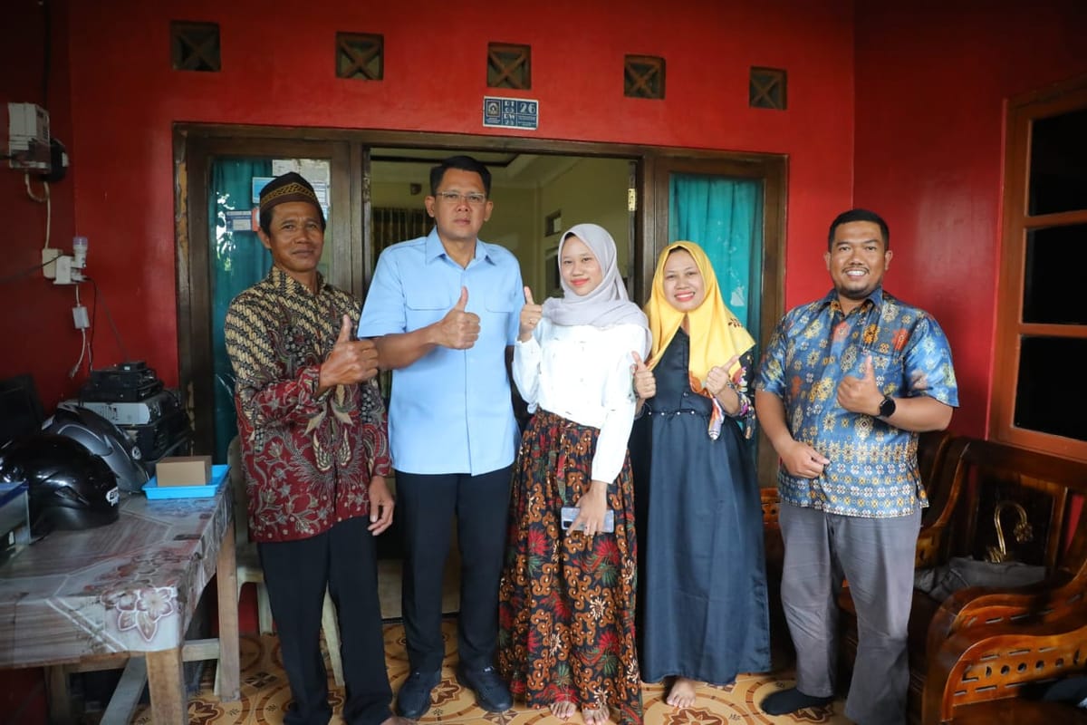 Wakil Bupati Sleman Kunjungi Penerima Beasiswa Sleman Pintar, Terbukti Cetak Lulusan Berprestasi