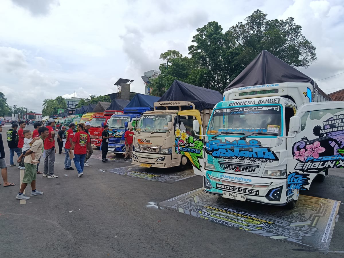 Jambore Nasional ke 12 Cantar Mania Indonesia Community CMIC di Purwokerto Hari Ini Diikuti Sekitar 2.000 Supir Truck