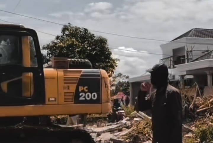 Selamatkan Asset, Pemprov Lampung Bongkar 30 Bangunan diatas Lahan Pemerintah