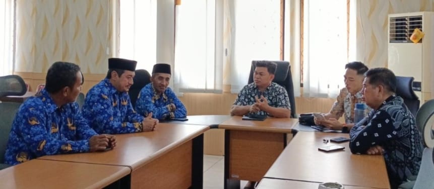 Bahas Penyesuaian Kuota Haji 2026, Kakan Kemenag Morotai Bertemu Sekda dan DPRD