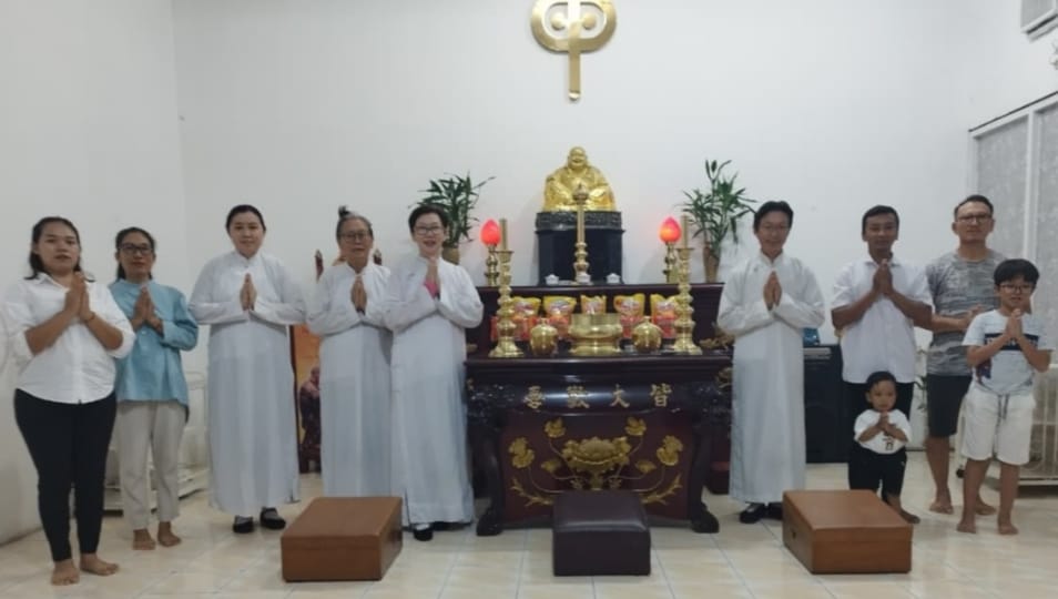 Penyuluh Agama Buddha Kemenag Kota Ternate Dampingi Pujabakti Tilem