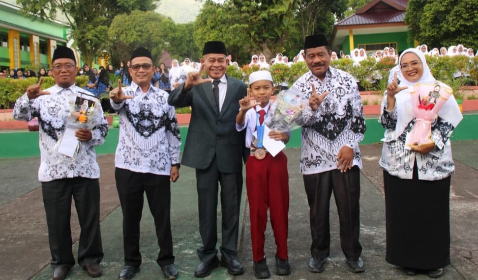 Raih Perunggu OMI, Faqih Dapat Apresiasi Khusus di HGN 2025