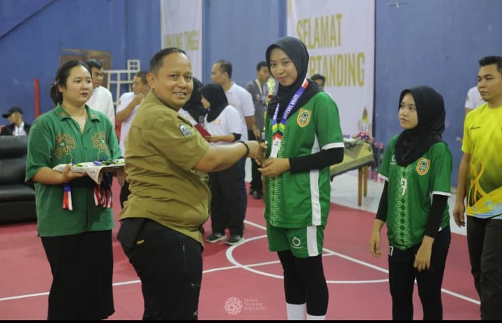 Muslimah, Mahasiswi UNUKASE Kembali Harumkan Nama Kampus di Ajang PORPROV XII 2025