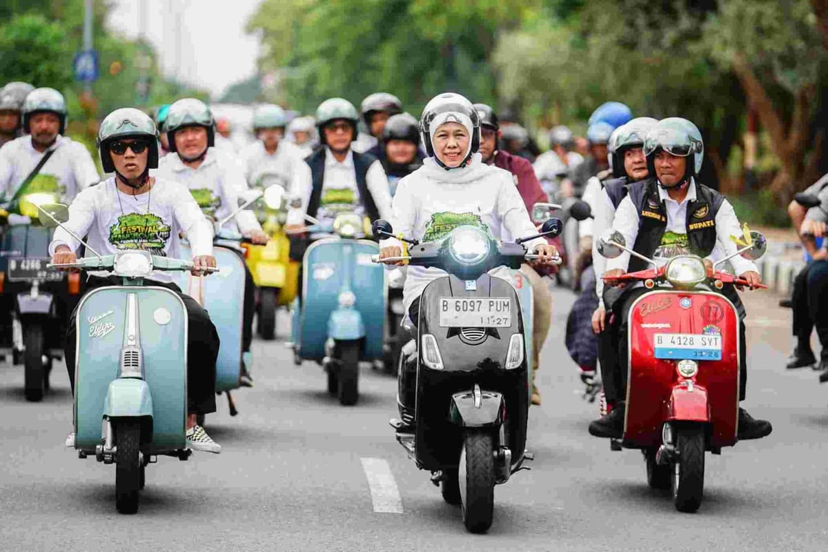 Gubernur Khofifah Bersama Kaka Slank Tanam Mangrove Dan Ajak Masyarakat Jaga Alam