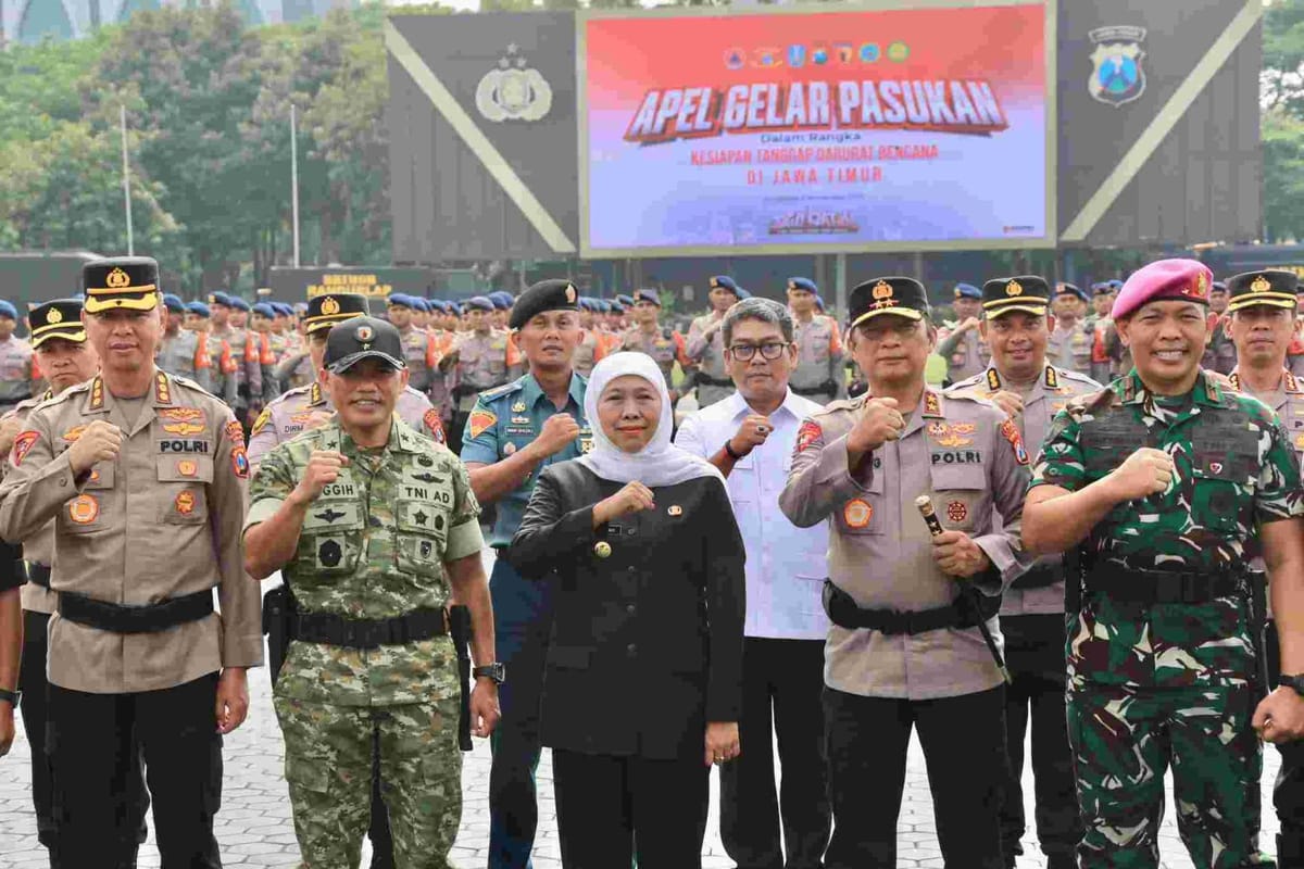Gubernur Khofifah Hadiri Apel Kesiapan Tanggap Darurat Bencana Hidrometeorologi di Mapolda Jatim