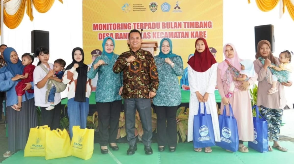 Wabup Madiun Pantau Bulan Timbang Serentak 2025