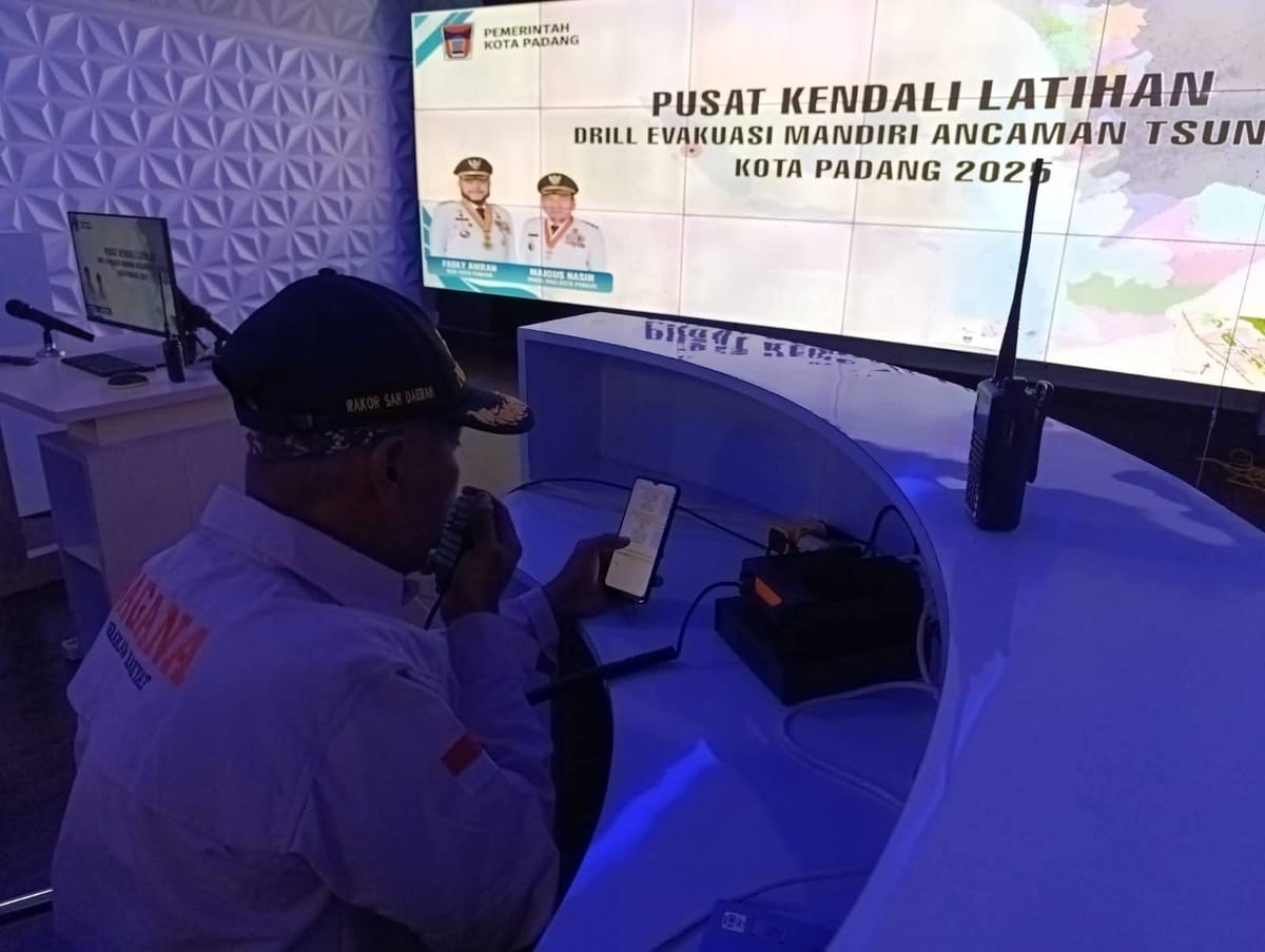 Simulasi Gempa dan Tsunami: Pusdalops BPBD Laporkan Gempa 8,8 SR dan Tsunami Landa Padang
