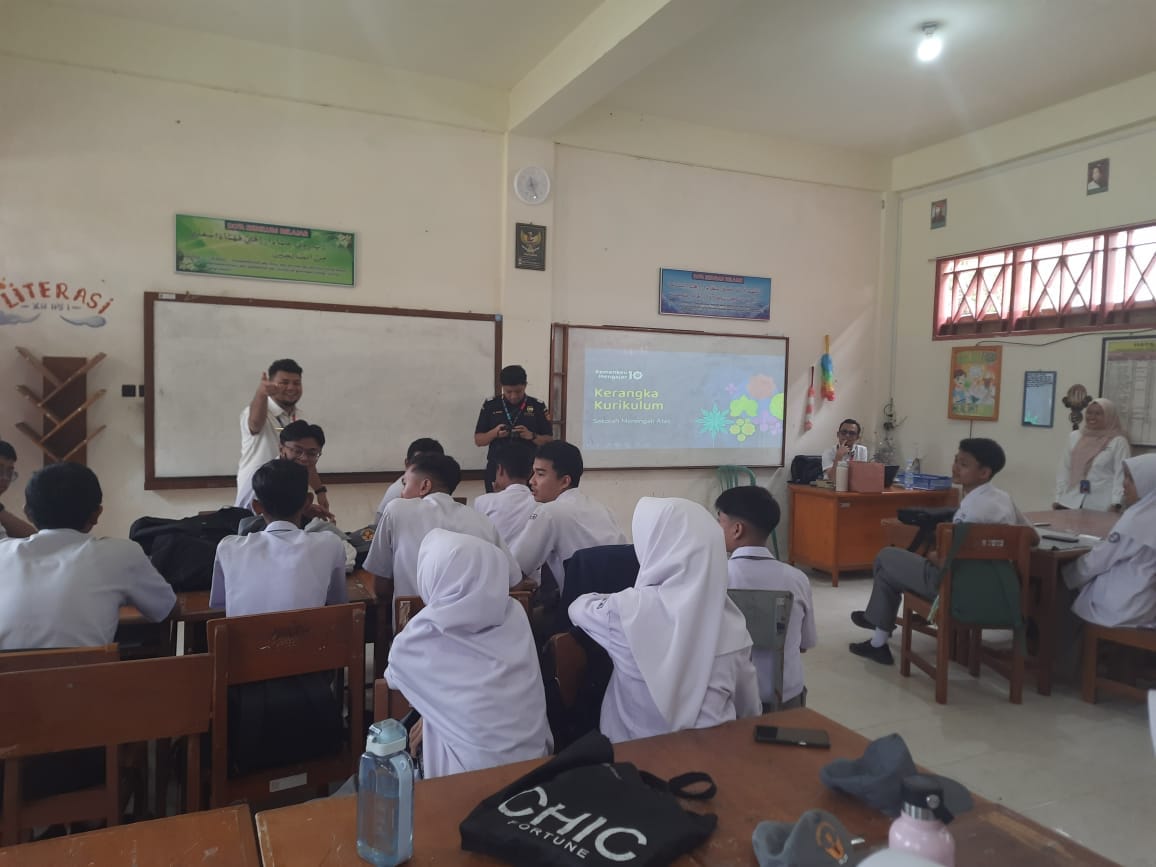 Kemenkeu Mengajar di SMA Negeri 1 Landbouw Bukittinggi Berlangsung Meriah