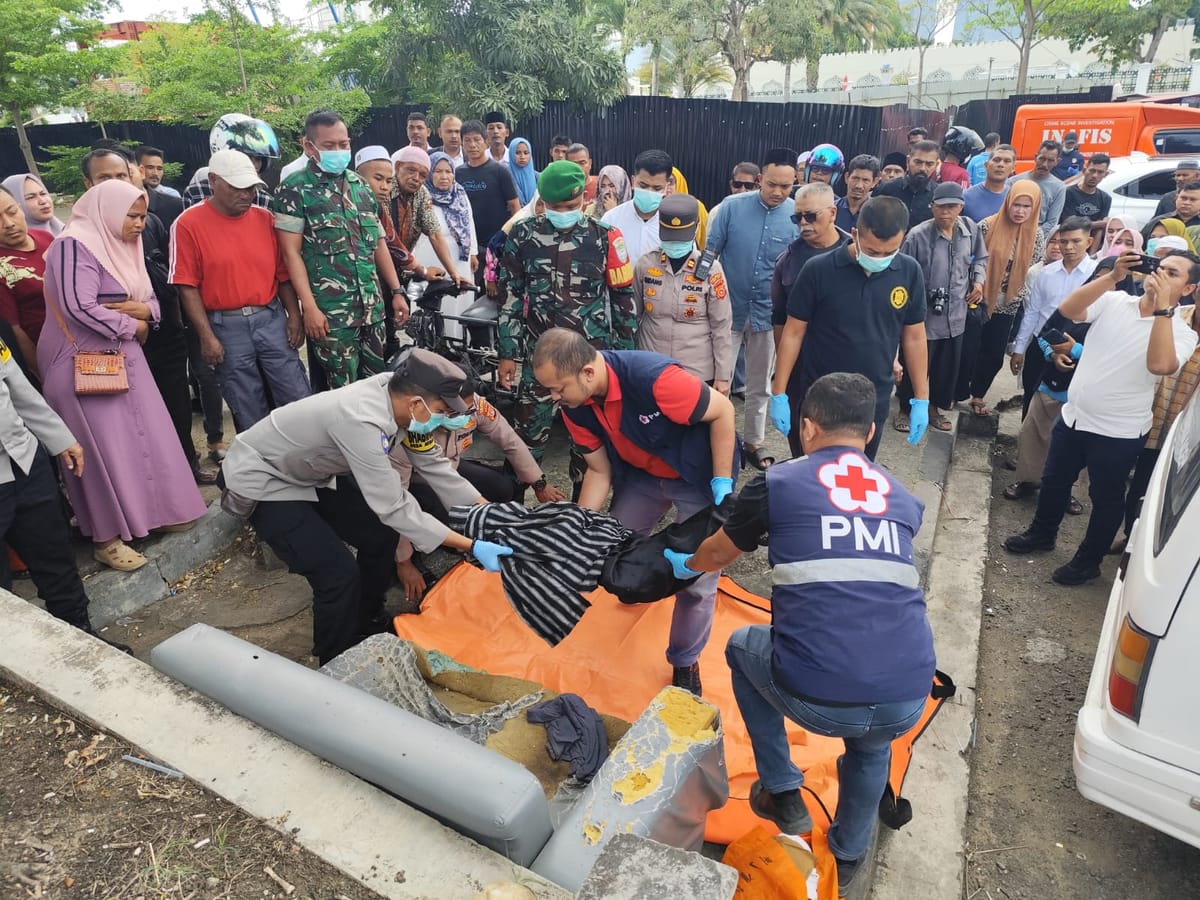 Warga Banda Aceh Temukan Mayat Tanpa Identitas di Halte Trans Koetaradja, Polisi Olah TKP