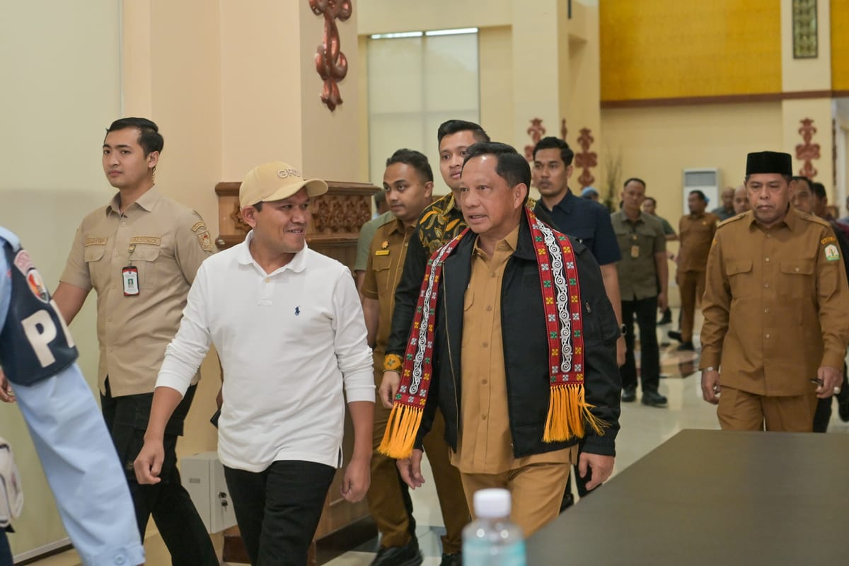 Wagub Aceh Sambut Kedatangan Mendagri Tito Karnavian di Bandara SIM
