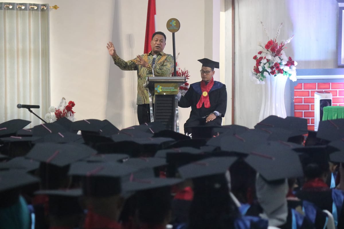 Lulusan Deploma III Poltekes Maluku Diwisuda dan Diangkat Sumpah