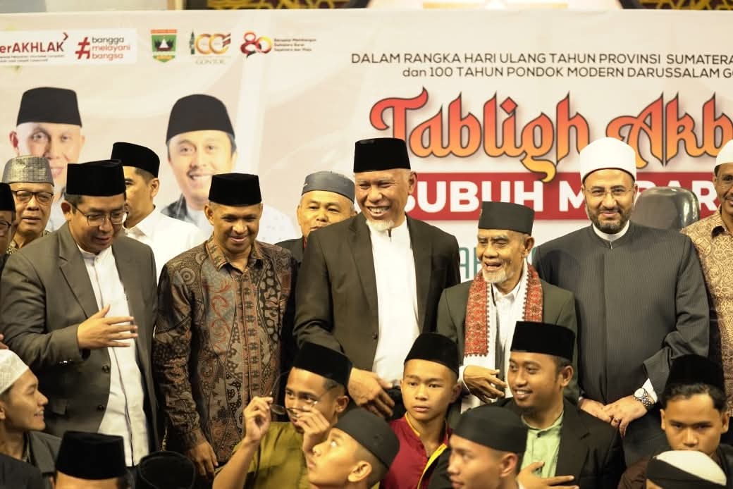 Tabligh Akbar Subuh Mubarokah Warnai HUT Sumbar ke-80 dan 100 Tahun Gontor