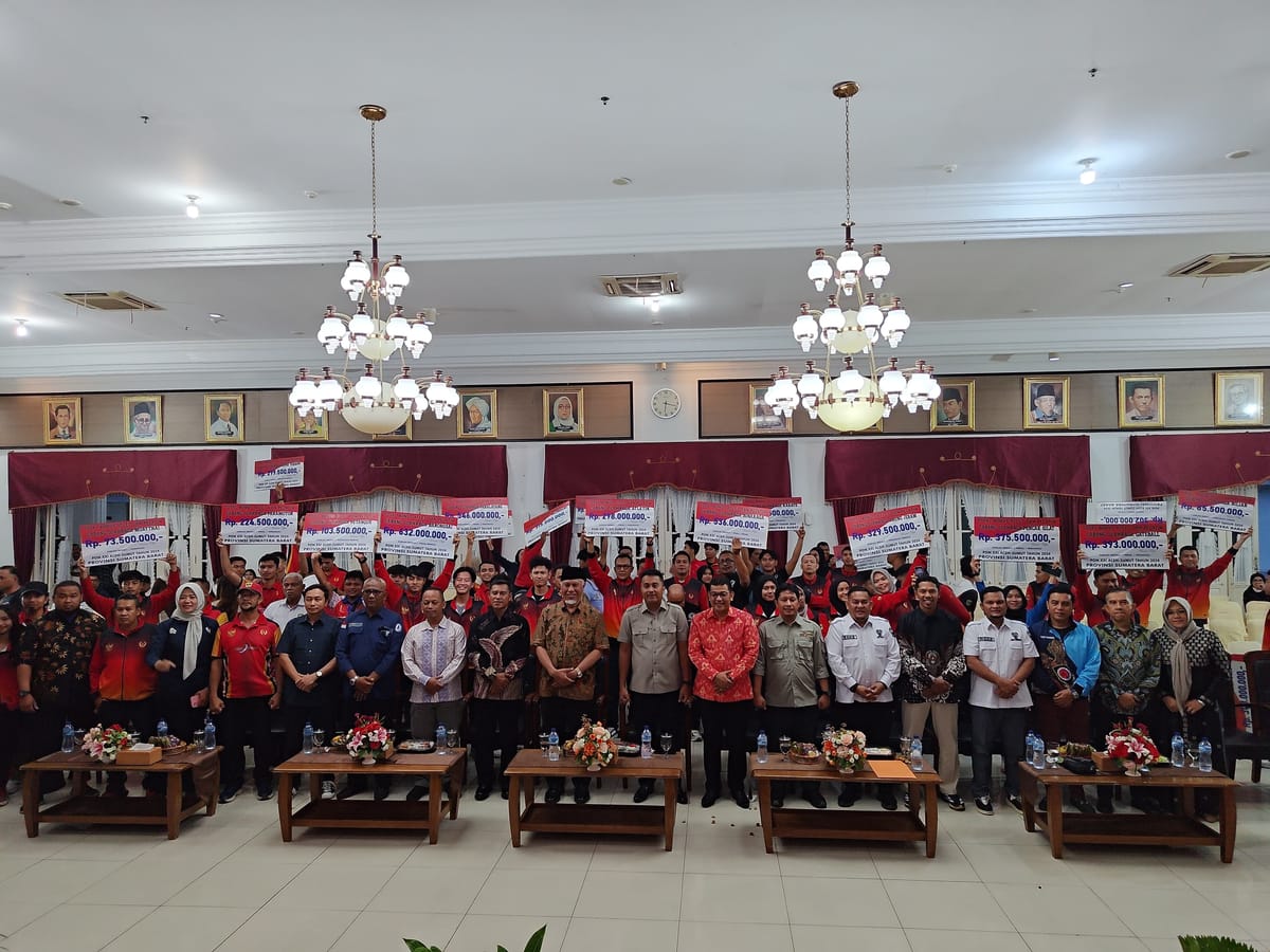 Pemprov Sumbar Salurkan Bonus Senilai Rp9 Milyar Kepada Atlet dan Pelatih Beprestasi