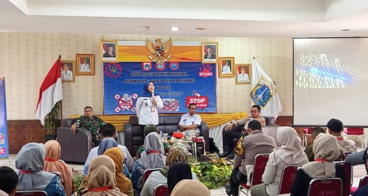 Bhabinkamtibmas setu turut memperkuat pemahaman warga pentingnya menjaga ketertiban lingkungan.