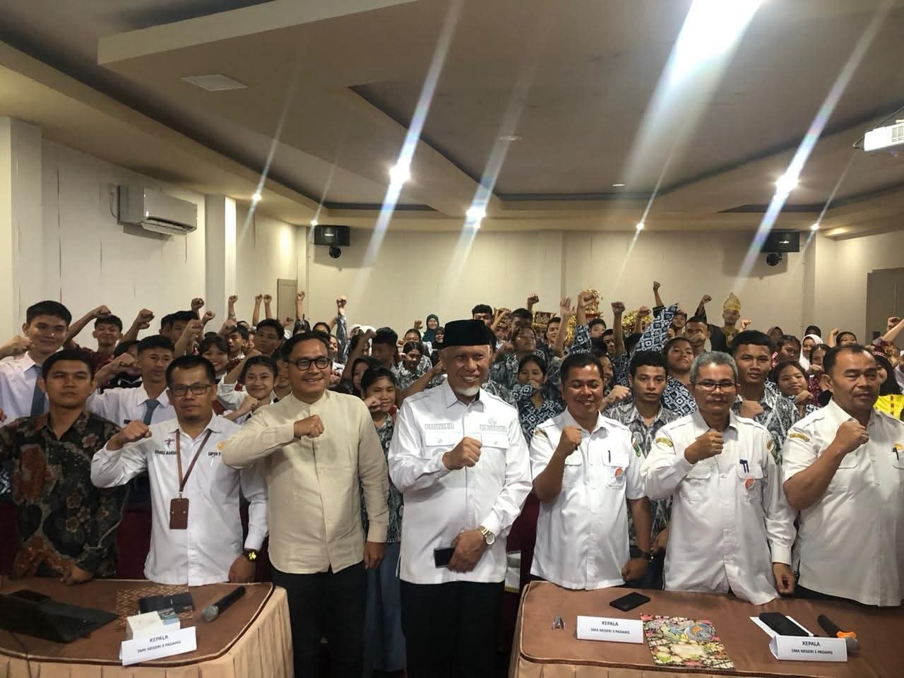 Gubernur Mahyeldi: Program ADEM, Langkah Nyata Pemerataan Pendidikan Daerah Bagi Anak di Daerah 3 T