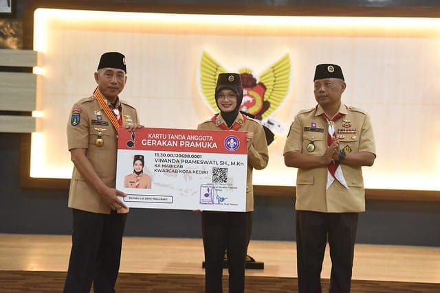 Ketua Kwarda Jawa Timur  Melantik Kamabicab Termuda se-Indonesia