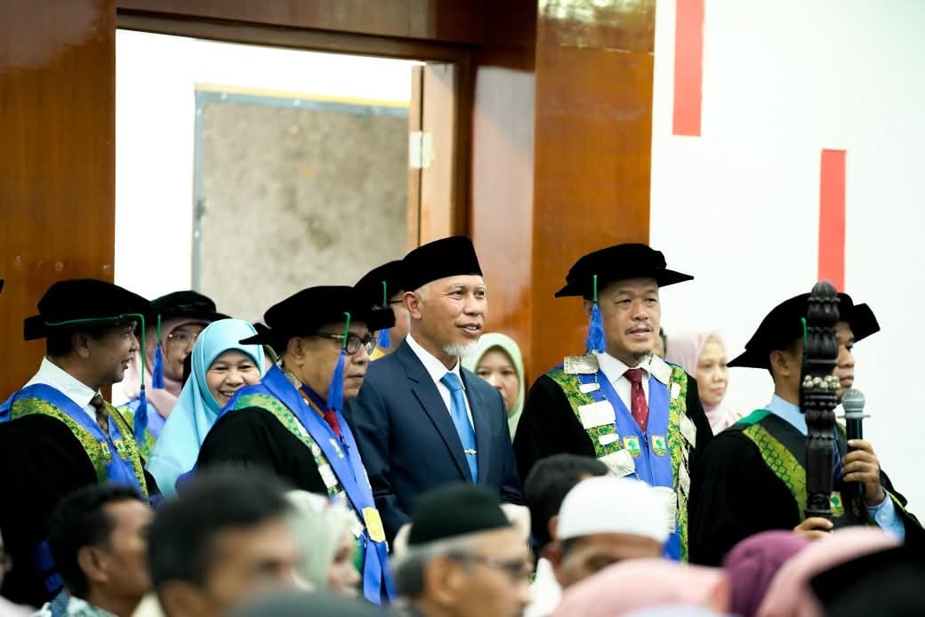 Gubernur Mahyeldi Ajak Wisudawan Unand Jadi Generasi Penggerak Indonesia Emas 2045