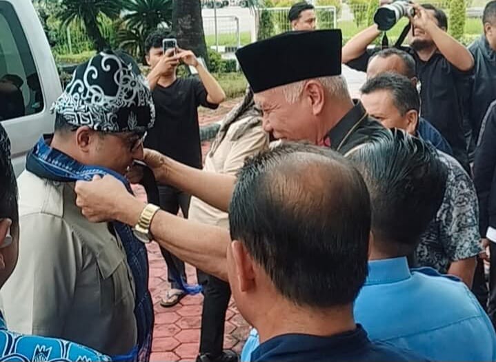 Sambut Kedatangan Menteri Ekraf, Gubernur Mahyeldi Tegaskan Komitmen Sumbar untuk Penguatan Ekonomi Kreatif Nasional
