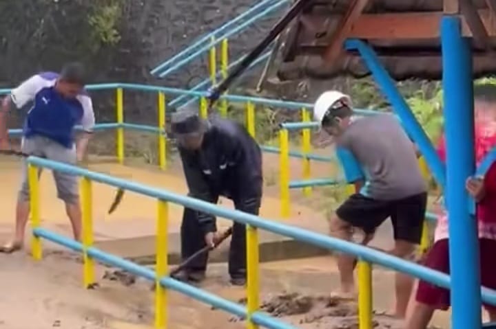 Pasokan Air PDAM Padang Terhenti Akibat Pengolahan Air Tertimbun Lumpur