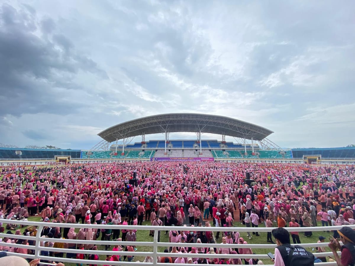 Pemkab Jember Libatkan 14.000 ASN dan P3K Olahraga Sore Bersama (OSMA) di Jember Sport Garden (JSG)