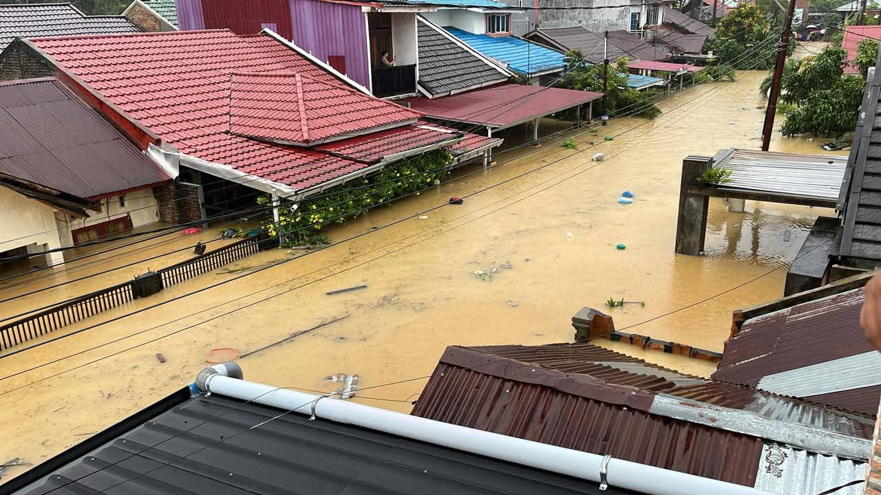 Bencana Hidrometeorologi di Kota Padang, Ribuan Warga Terdampak dan Terpaksa Mengungsi