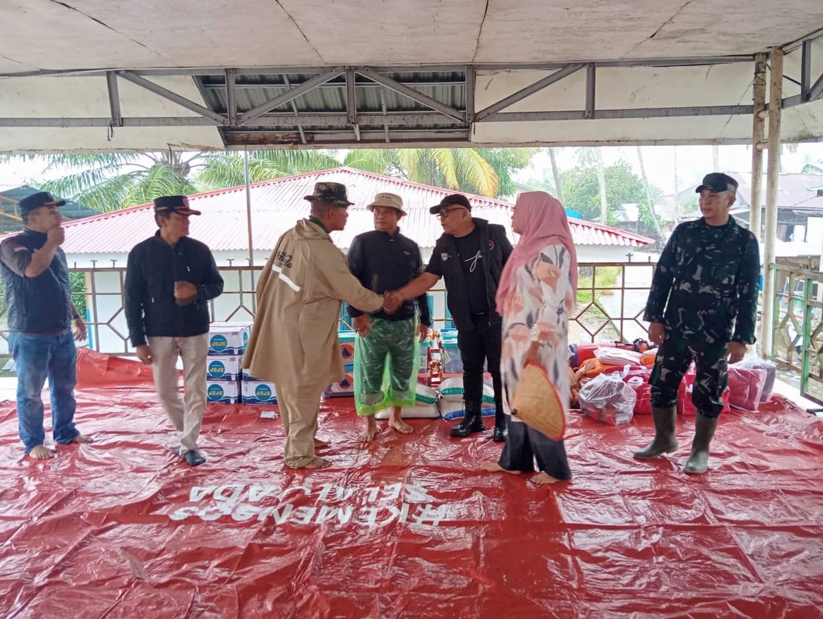 Pemda Pasaman Barat Kebut Evakuasi dan Logistik, Bupati Pantau Langsung ke Lapangan