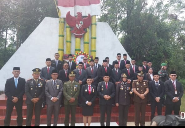 Bupati Karolin Ajak Warga Landak Teladani Semangat dan Keikhlasan Para Pahlawan