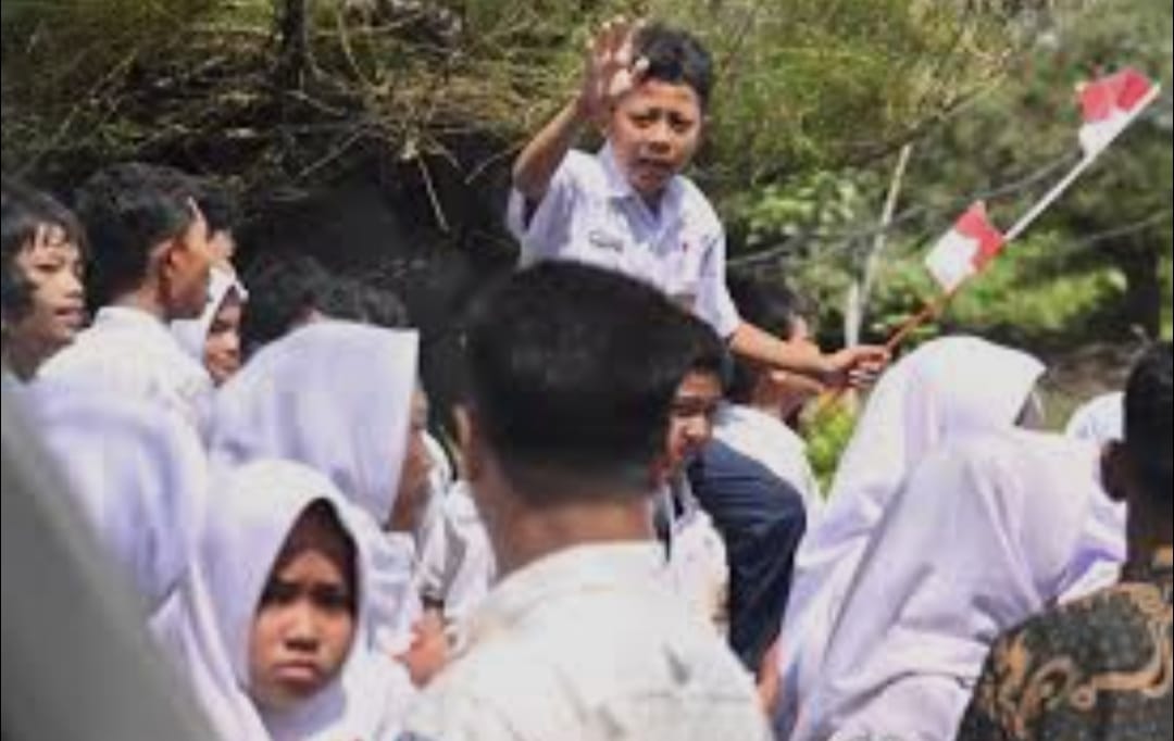 Presiden Prabowo  Instruksikan Kepala Daerah Jangan Kerahkan Pelajar  Sambut Kunjungannya.