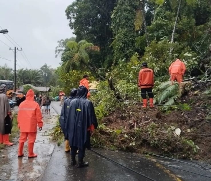 Respons Cepat  Kementerian PU Mobilisasi Alat Berat Bencana Banjir Bandang Dan Longsor Tapanuli Tengah dan Selatan