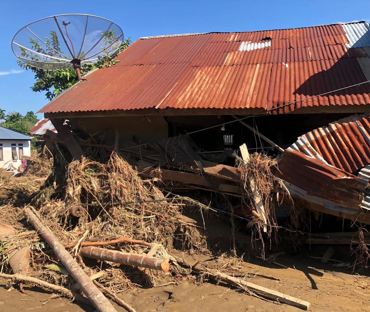 Ratusan Personel Dan Puluhan Alat Berat Diturunkan  Untuk  Penanganan Darurat Banjir dan Longsor Aceh, Sumut, dan Sumbar