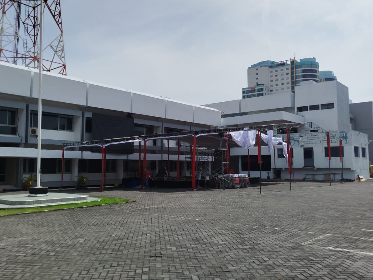 Hari Pahlawan dan Wayang Nasional Tampilkan Dalang Muda Ki Amar Pradopo Slank  di Halaman RRI Semarang