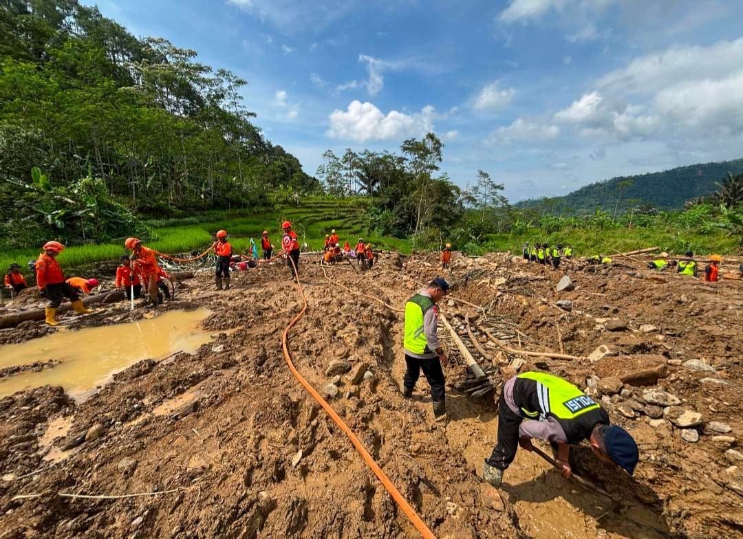 Hari ke 8,Karena Berbagai Kendala Tim SAR Gabungan Belum Temukan Korban