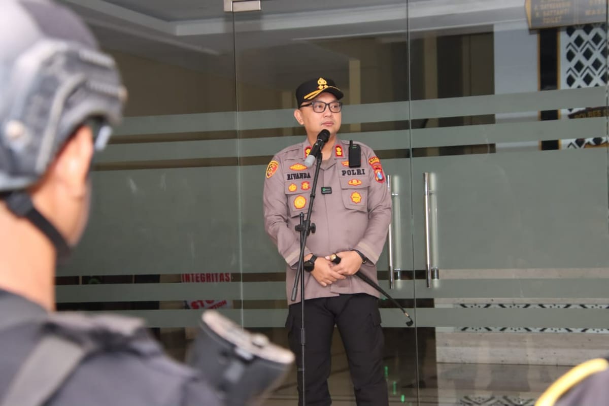 Kapolres Sumenep Pimpin Apel Penyambutan Pasukan Brimob untuk Pengamanan di Kepulauan Kangean