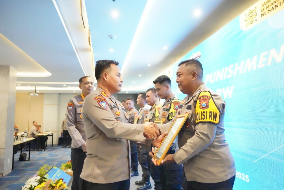 Polres Sumenep Terima Penghargaan Polda Jatim atas Banit Binpolmas Bangun Masjid dan TPQ Bersama Masyarakat