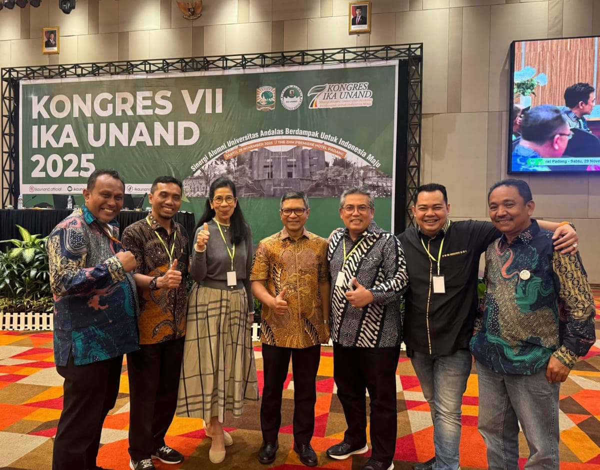 Diplomat Denny Abdi Ketua Umum IKA UNAND 2025-2029