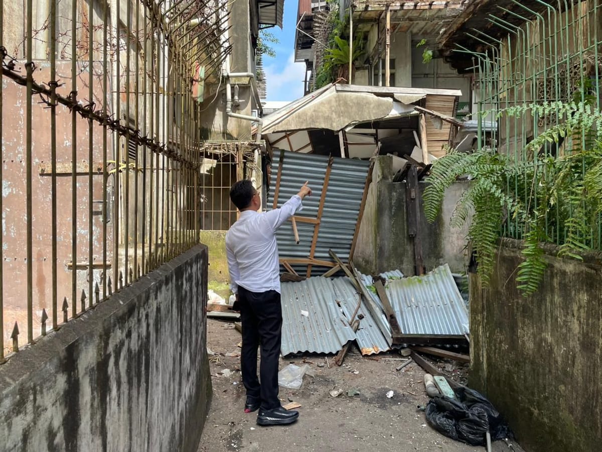 Dua Ruko di Pontianak Ambruk, Diduga Akibat Pencurian Material Bangunan