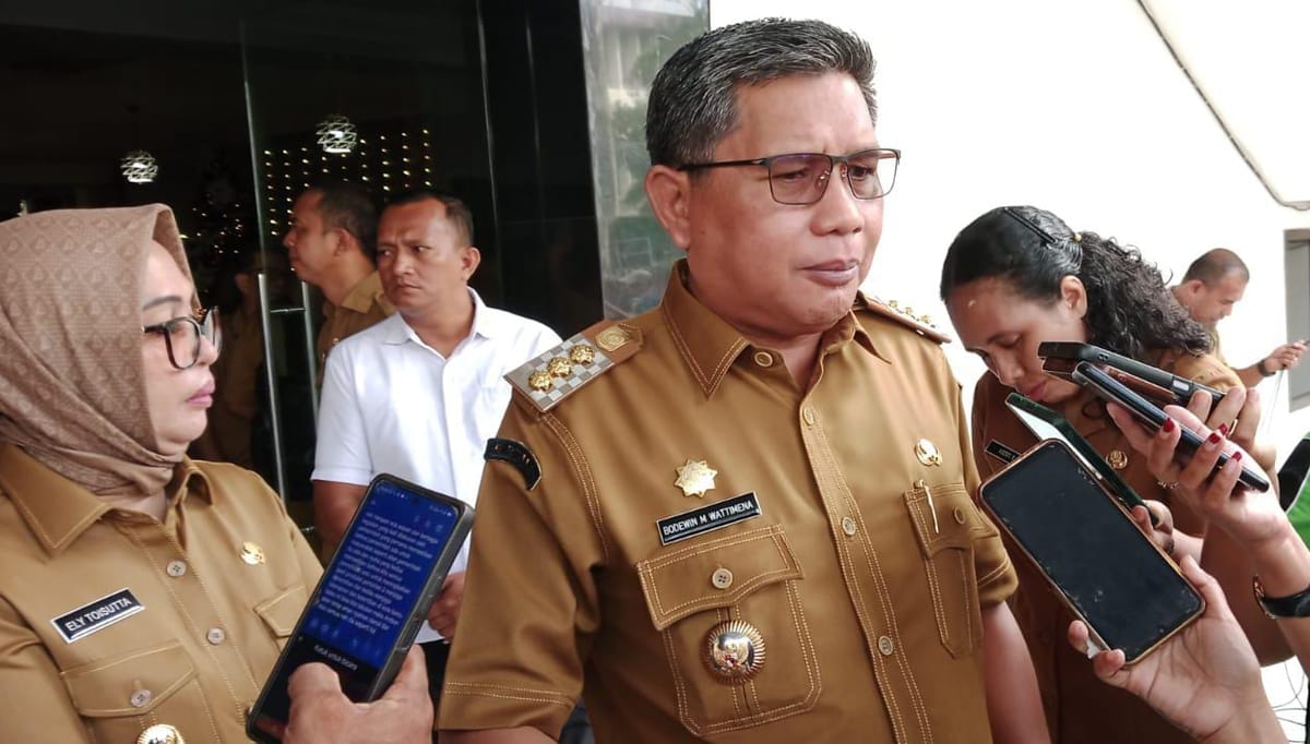 Wali Kota Ambon Imbau Warga Waspada Banjir Rob Jelang Natal