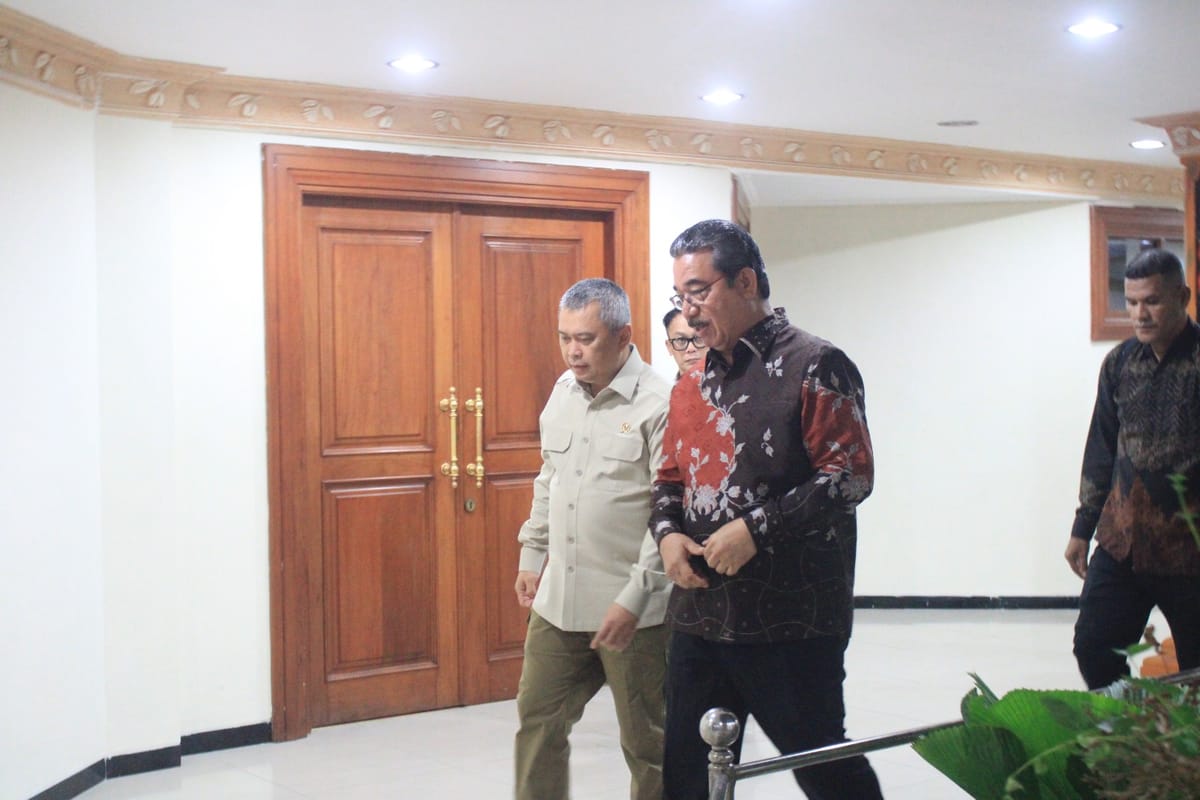 Gubernur Maluku Sambut Kedatangan Menteri Perhubungan RI di Bandara Pattimura