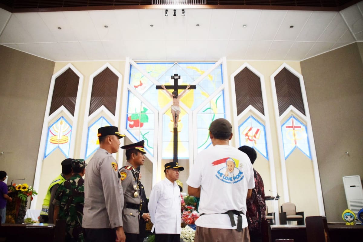 Forkopimda Banyumas Tinjau Posko Nataru, Pastikan Situasi Aman dan Kondusif