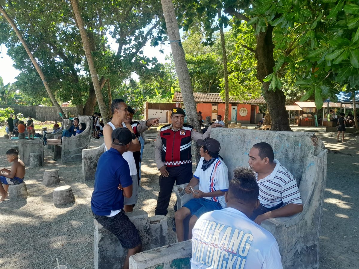 Satgas Ops Lilin Salawaku Polda Maluku Patroli Pengamanan Lokasi Wisata Santai Beach dan Pantai Namalatu