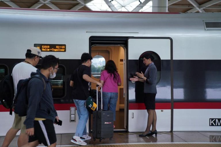 Nataru 2025 - 2026,  Mobilitas Masyarakat Jakarta - Bandung Tinggi