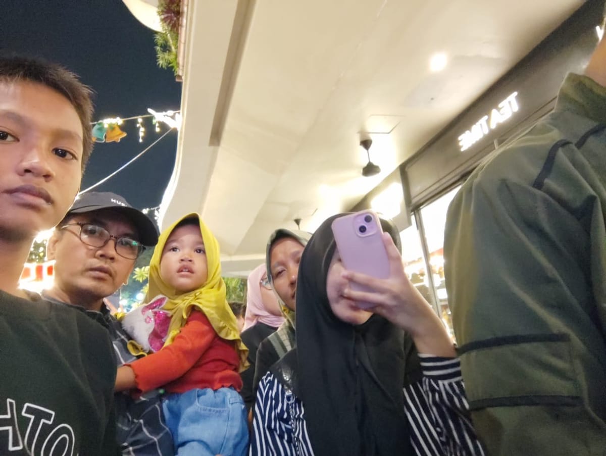 Antusias Sambut Tahun Baru, Warga Bekasi Berharap 2026 Berkah Bagi Semua