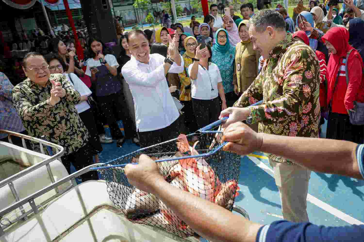 Surabaya Panen Perdana Ikan Nila Program Hibah Australia