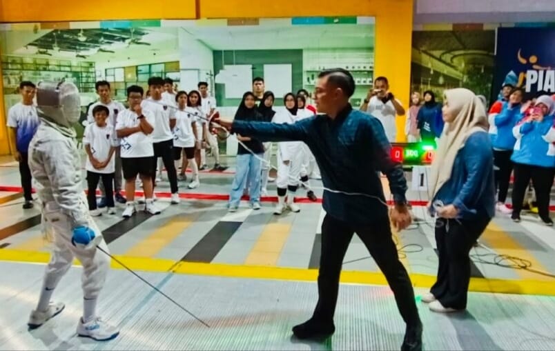 100 Atlet Anggar Bersaing Meraih Juara Di Piala KONI Surabaya