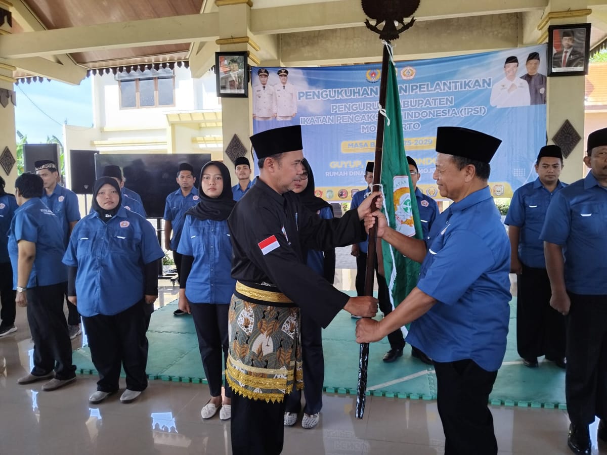 Pengprov IPSI Jatim Lantik Pengurus Kabupaten IPSI Mojokerto : Bupati: Silat Harus Jadi Yang Terdepan.