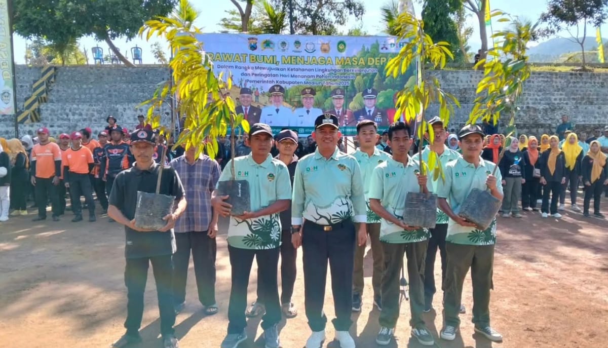 Bupati Madiun Ajak Masyarakat  Jadikan Menanam Pohon sebagai Gaya Hidup