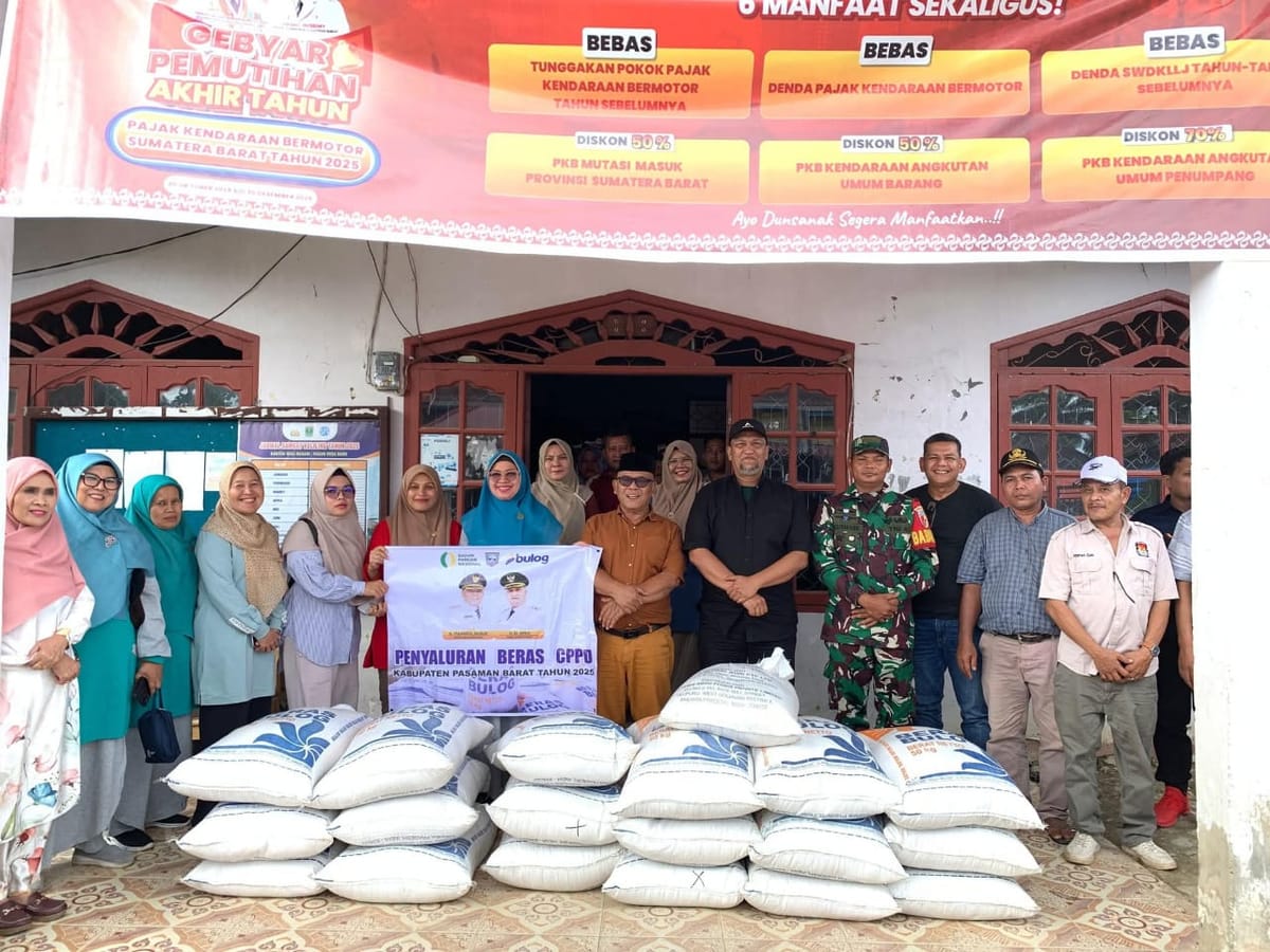 Pemda Pasaman Barat Salurkan Lebih dari 7 Ton Logistik untuk Lima Kecamatan Terdampak Banjir