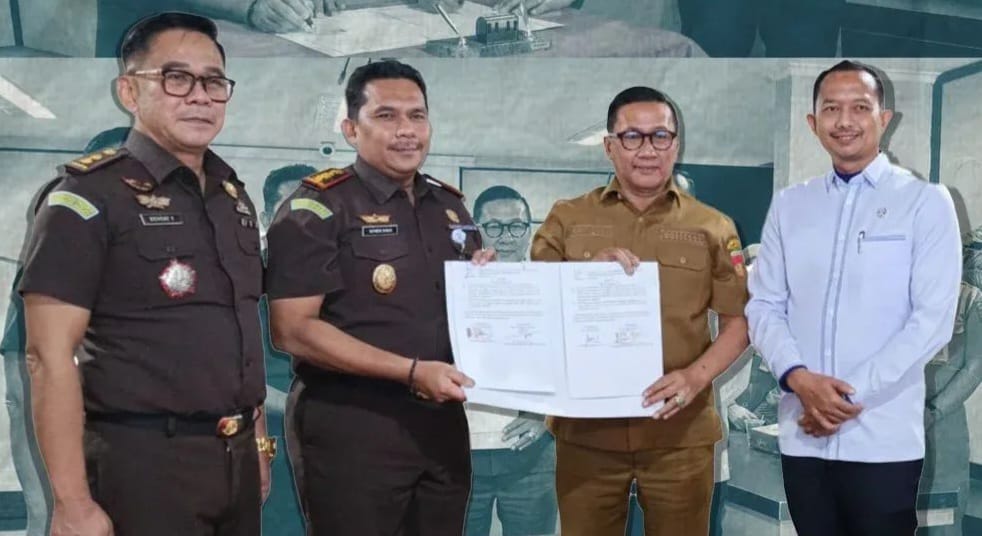 Wali Kota Bukittinggi Ramlan Nurmatias Tandatangani MoU Pelaksanaan Pidana Kerja Sosial