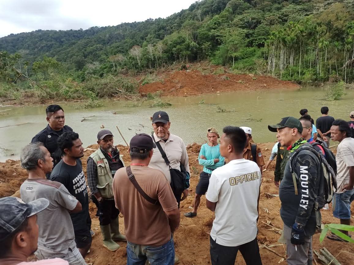 Wabup Pasbar M. Ihpan Tinjau Korban MD pada Pencarian Hari Keempat Di Batang Tinggam Talamau